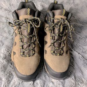 Men’s size 11 Eddie Bauer Hiking Boots